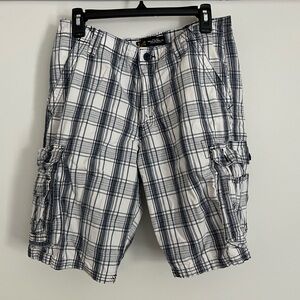 Lee Men’s Plaid Blue and White Cargo Shorts Size 32